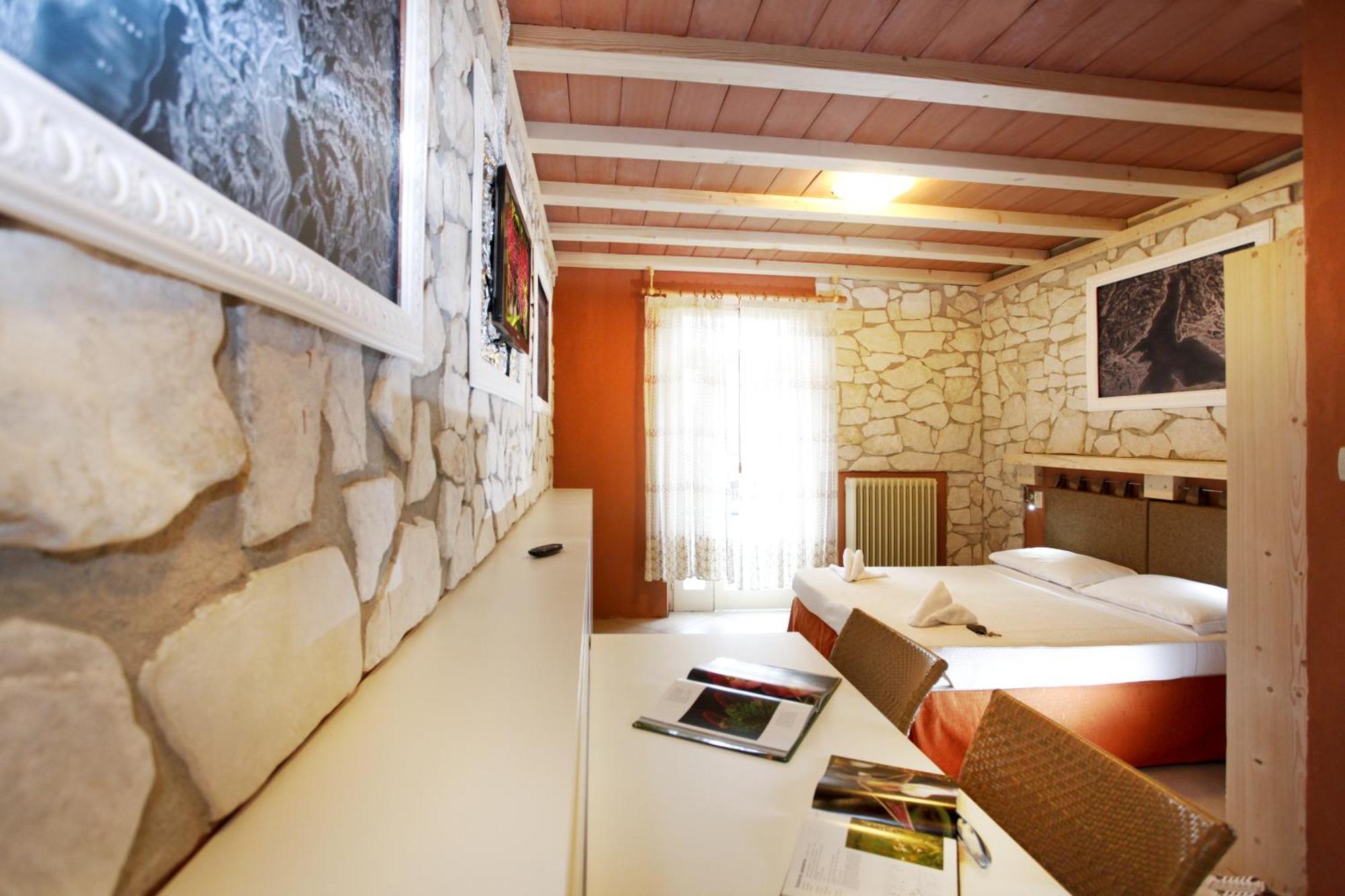 Albergo Garni Orchidea Riva del Garda Bagian luar foto