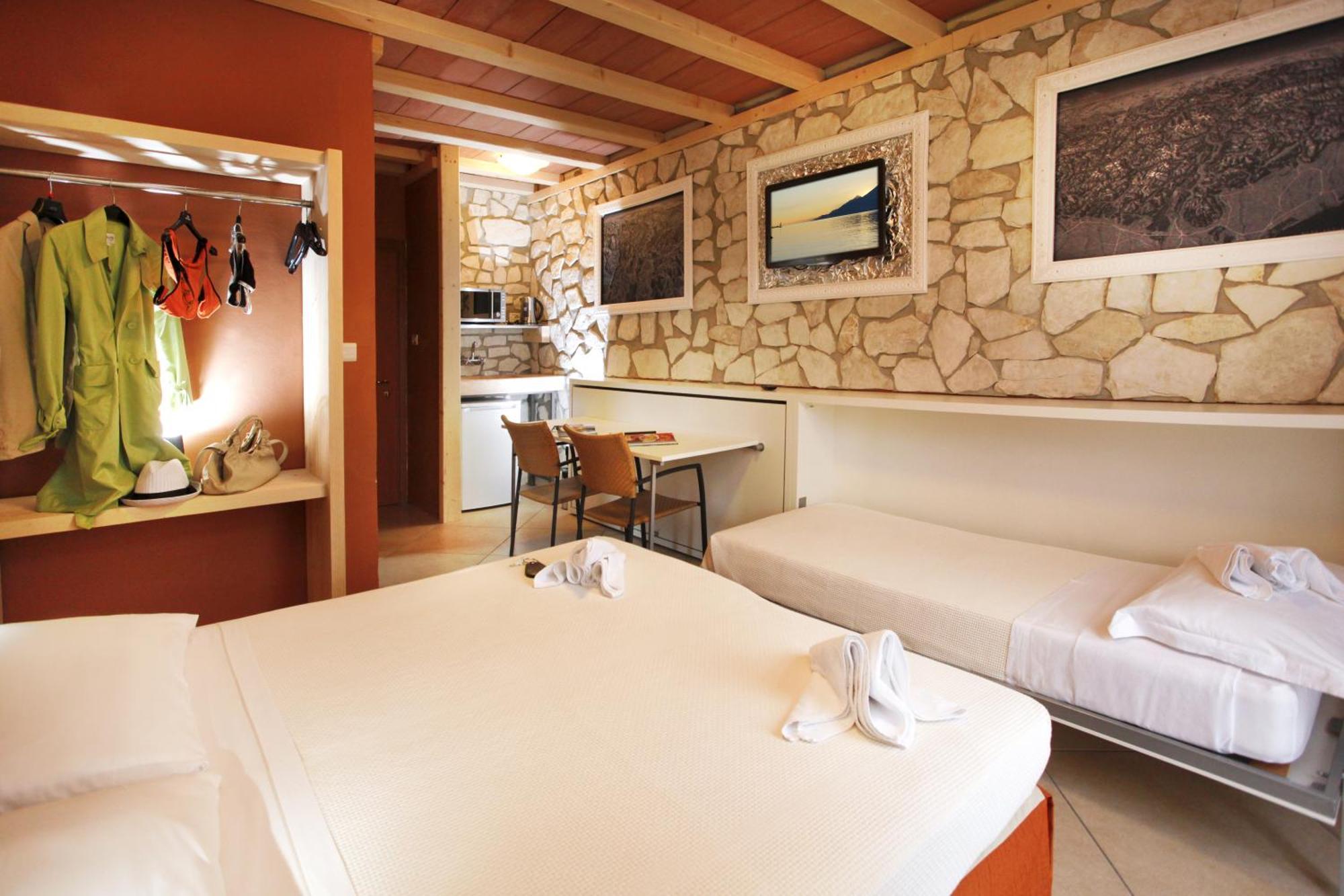 Albergo Garni Orchidea Riva del Garda Bagian luar foto